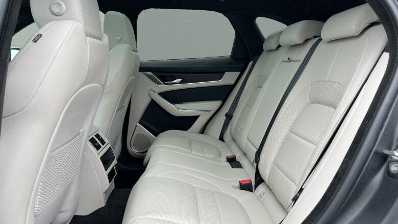 Jaguar F-Pace 2.0 D200 R-Dynamic Black 5dr Auto AWD Diesel Estate